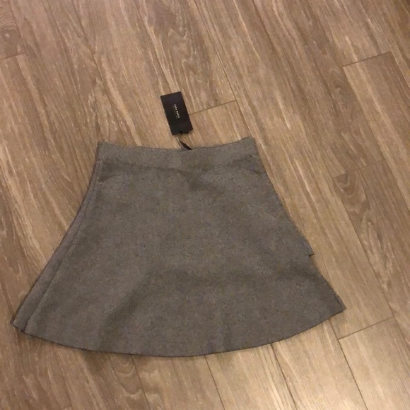 Zara basic collection layered skirt. - Picture 2 of 2